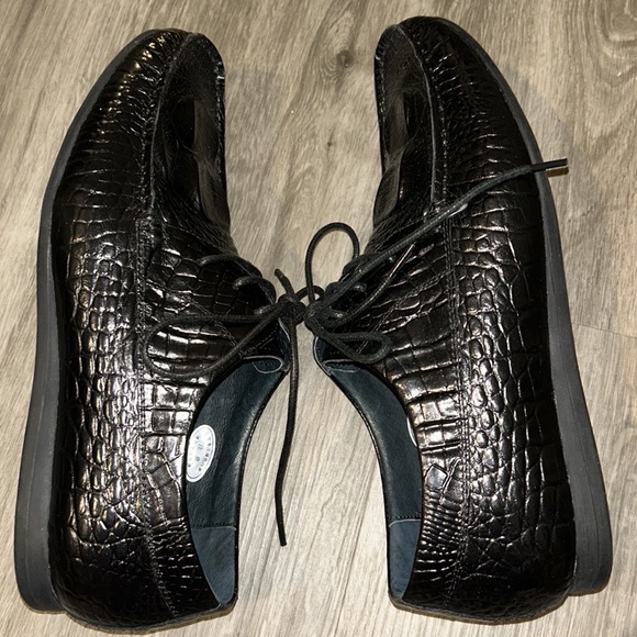 Crocodile Leather Shoes main image 8